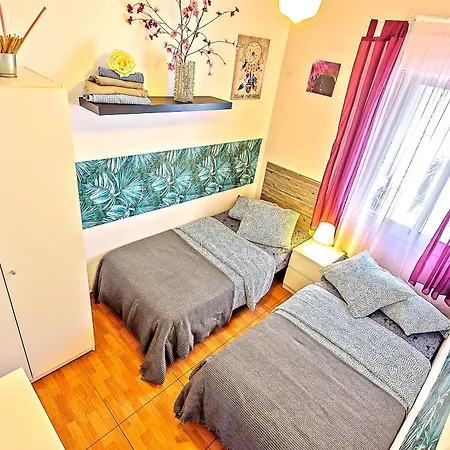 Plaza De Toros 3-bedroom With Balcony