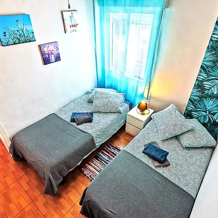 Plaza De Toros 3-bedroom With Balcony شقة